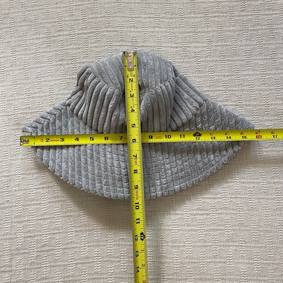 BP NWOT grey corduroy bucket hat. - Picture 8 of 8